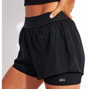 Alo high waisted catch the light short